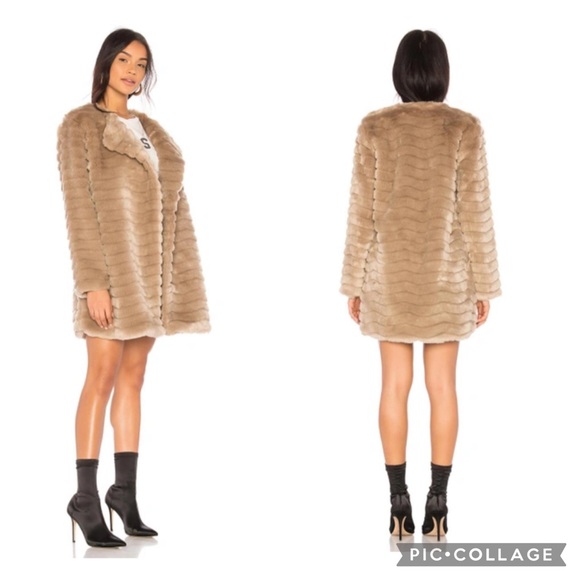 BB Dakota by Steve Madden Jackets & Blazers - BB Dakota by Steve Madden McCoy Taupe Textured Plush Faux Fur Coat. Size Small.